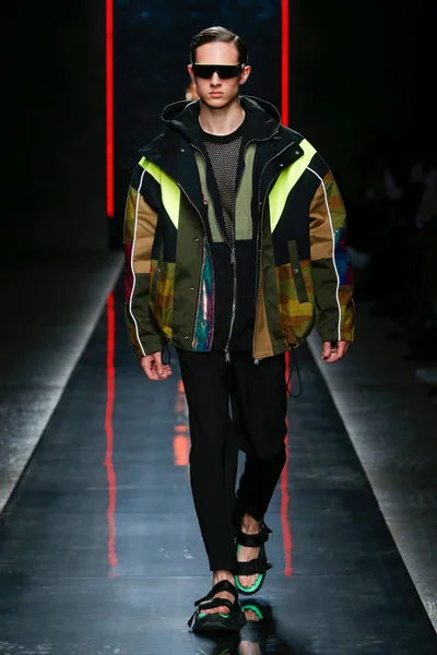 Look 22